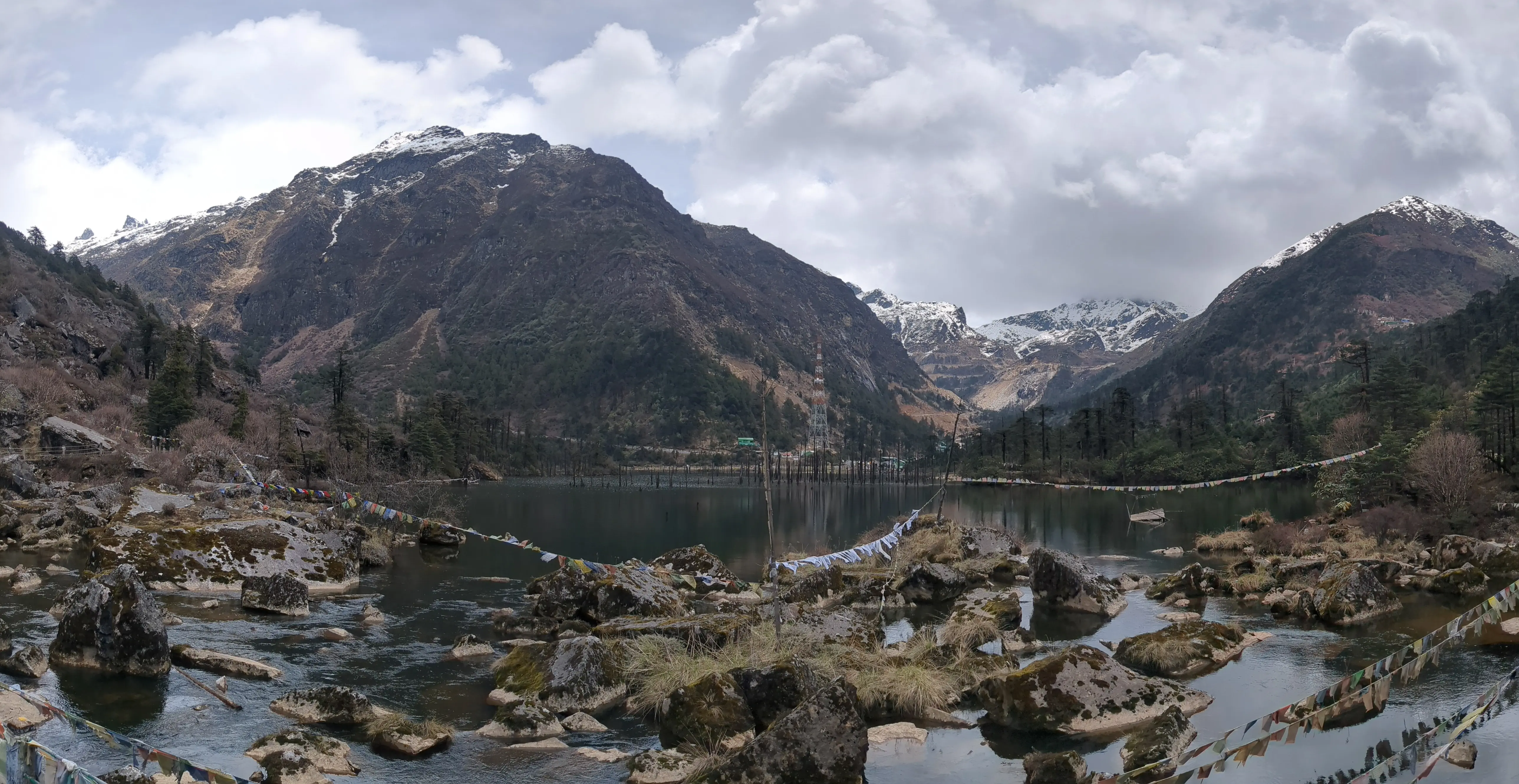 Shongatser Lake
