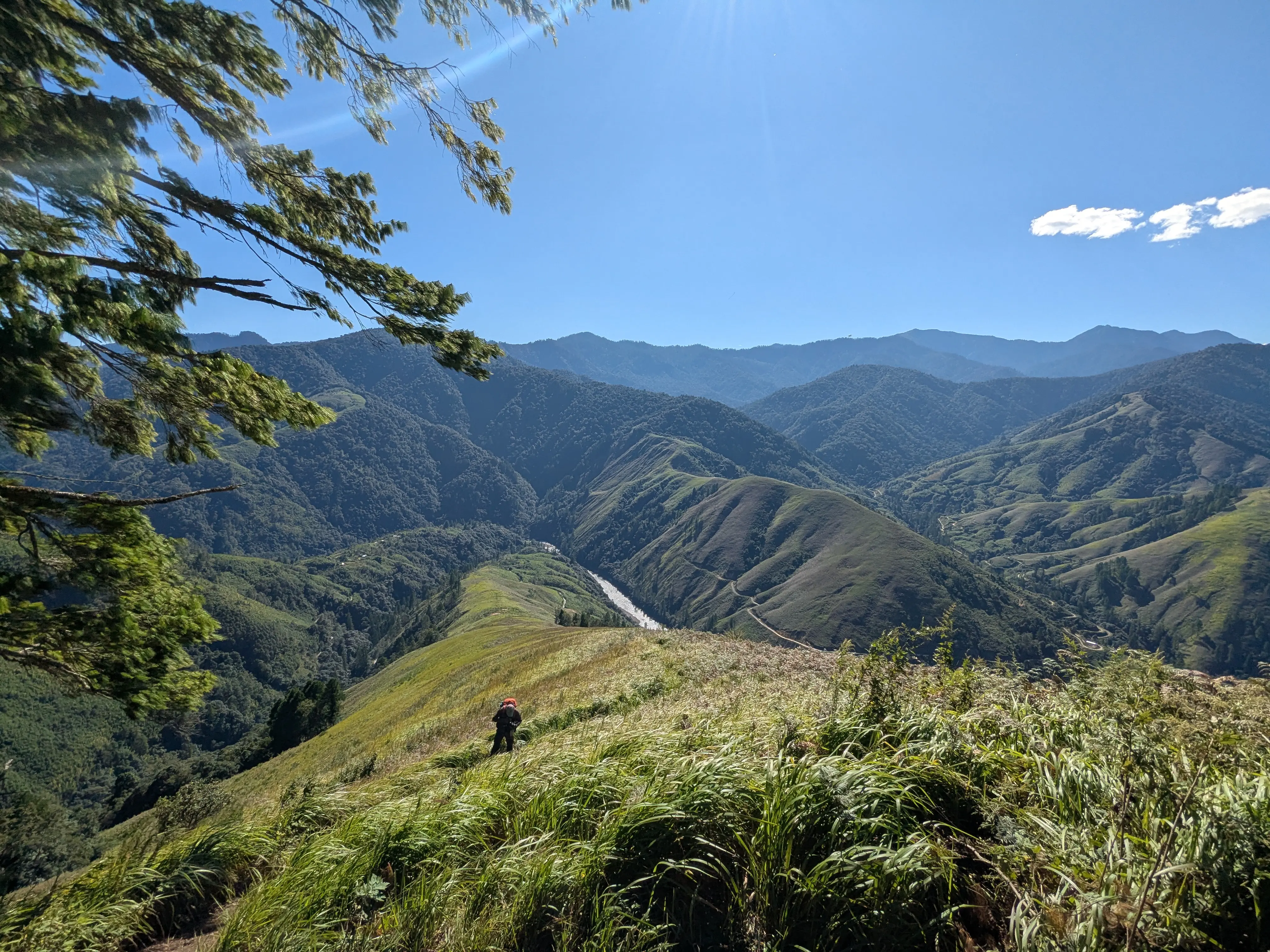 Climbing the Emuli grasslands ridge